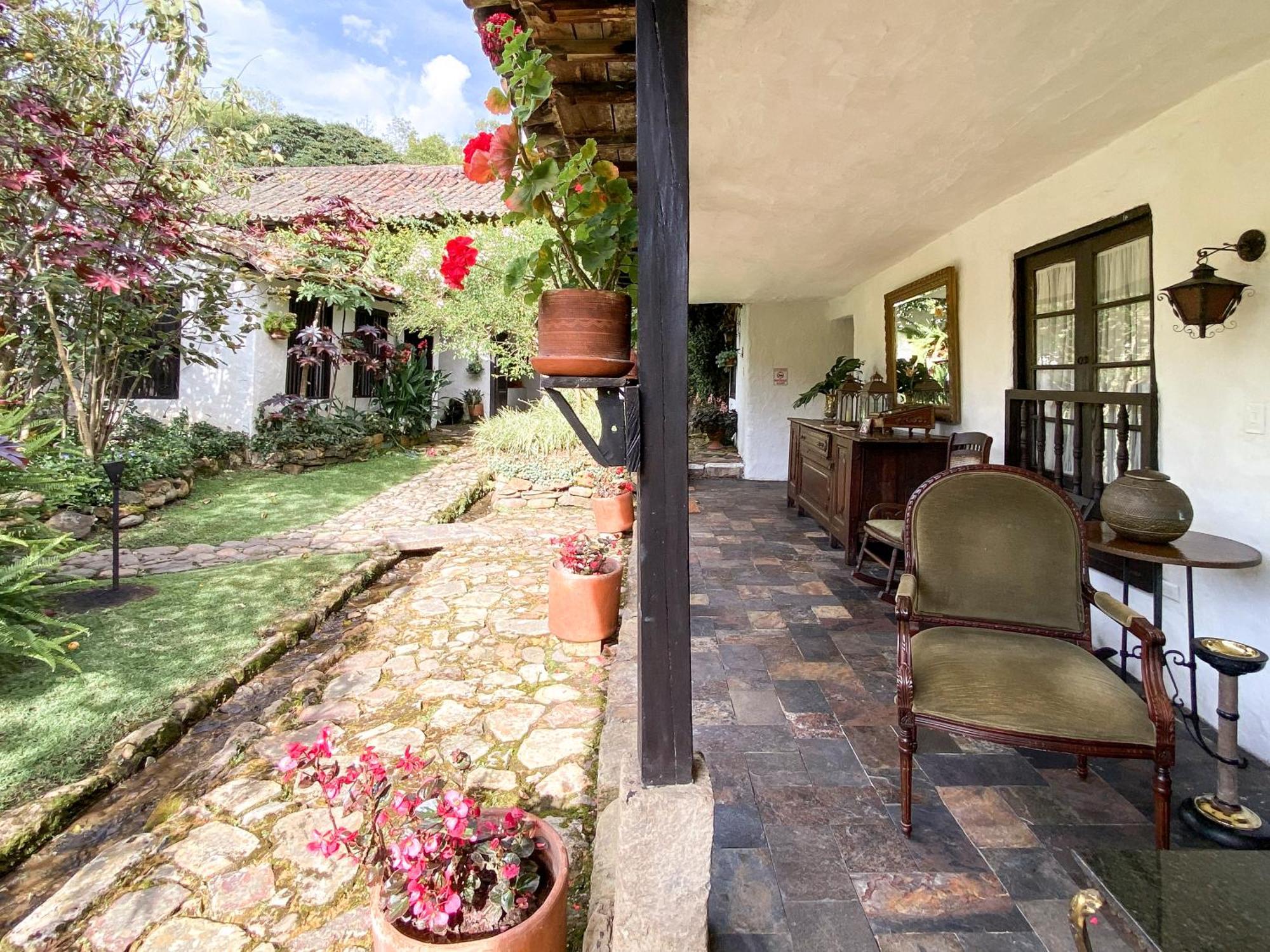 Hotel Hacienda Baza Tibana Luaran gambar