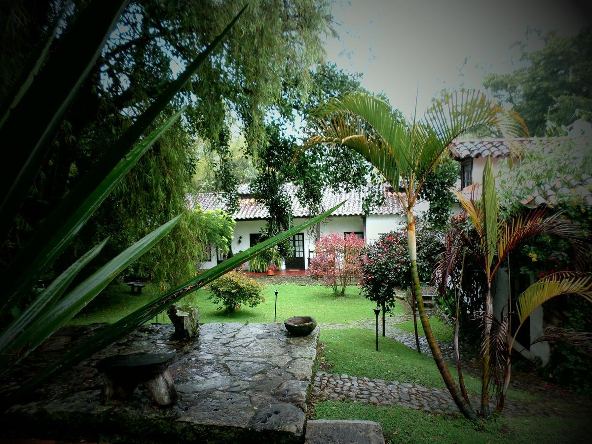 Hotel Hacienda Baza Tibana Luaran gambar