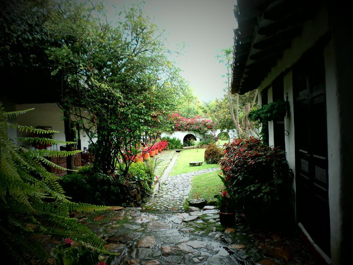 Hotel Hacienda Baza Tibana Luaran gambar